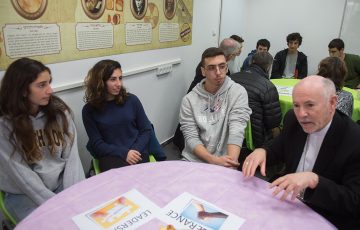 Bishops meet with students at Jewish School in Jerusalem